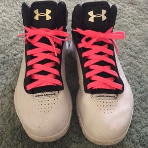 Women’s size 8 Under Armour Basketball Sneakers